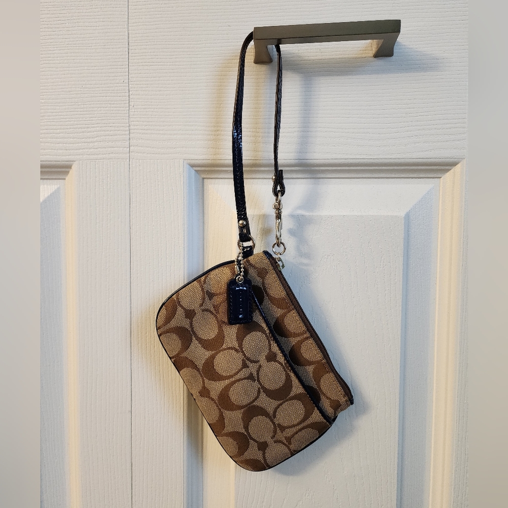 Coach Wristlet Khaki Navy